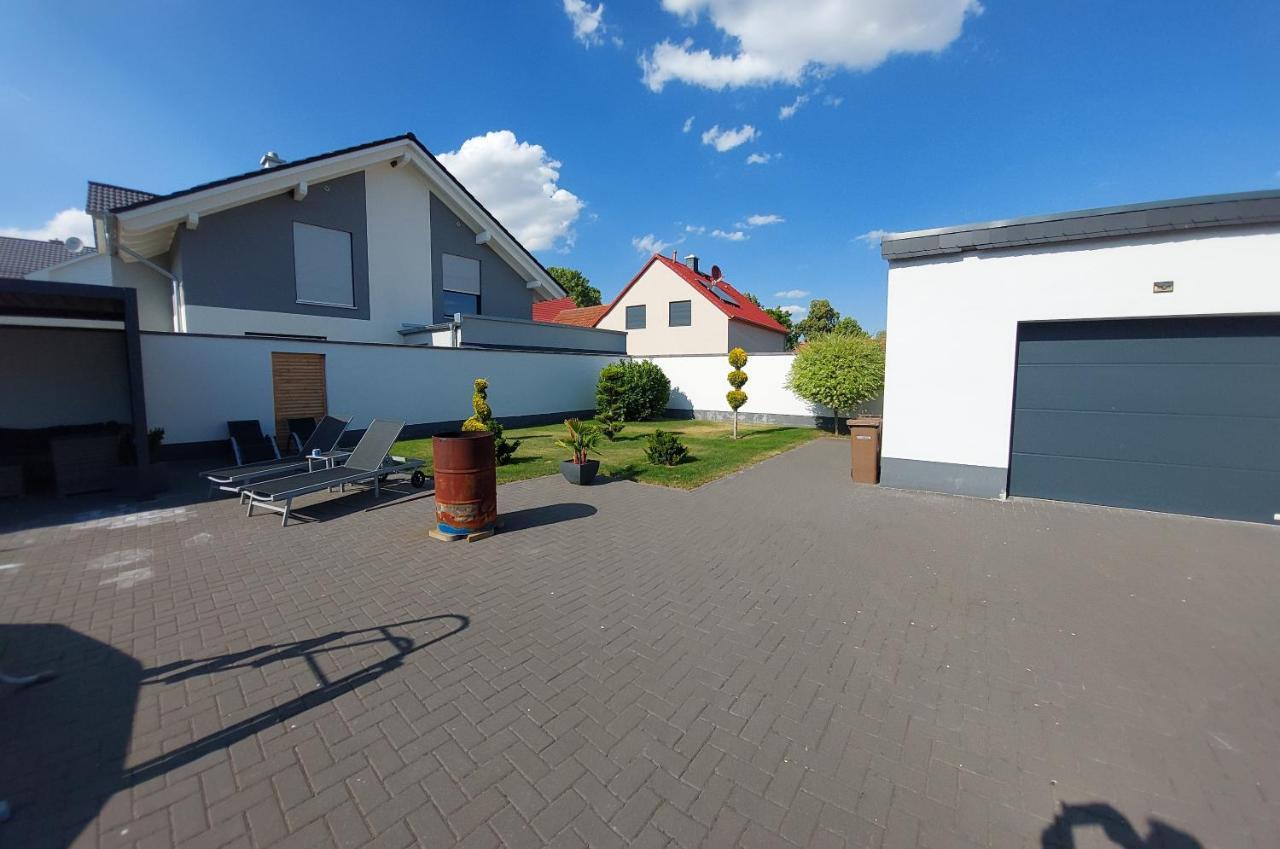 Ganze Ferienwohnung 5 Km Von Erfurt, Mit Kaffeevollautomat, Tv, Wlan, Boxspringbett, Schlafsofa Und Einkaufsmoeglichkeiten, Sehr Gute Anbindung Zur A71 Und A4, Kostenloser Oeff Parkplatz Fuer Pkw Und Transporter Elxleben Buitenkant foto