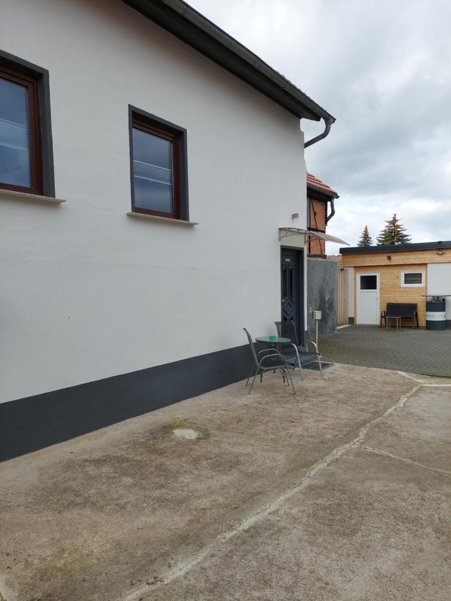 Ganze Ferienwohnung 5 Km Von Erfurt, Mit Kaffeevollautomat, Tv, Wlan, Boxspringbett, Schlafsofa Und Einkaufsmoeglichkeiten, Sehr Gute Anbindung Zur A71 Und A4, Kostenloser Oeff Parkplatz Fuer Pkw Und Transporter Elxleben Buitenkant foto